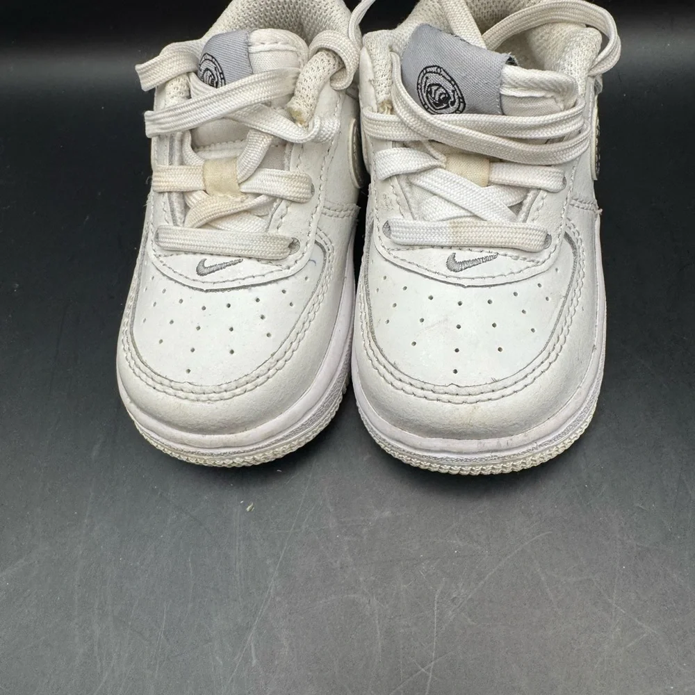 Nike Air Force 1 Low SE Toddler Sneakers Size 5C White Silver Lace Up Sneakers